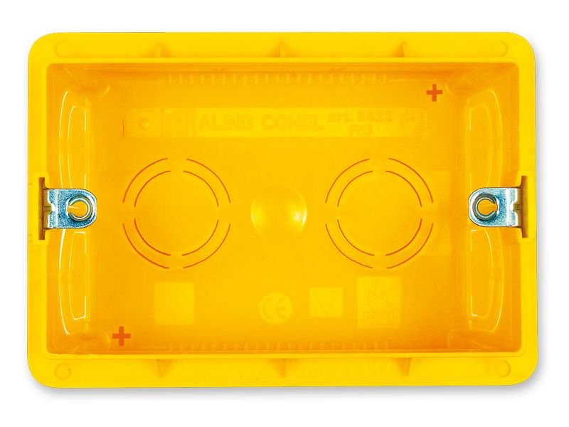 6523 KUTIJA MODULARNA TROSTRUKA U ZID